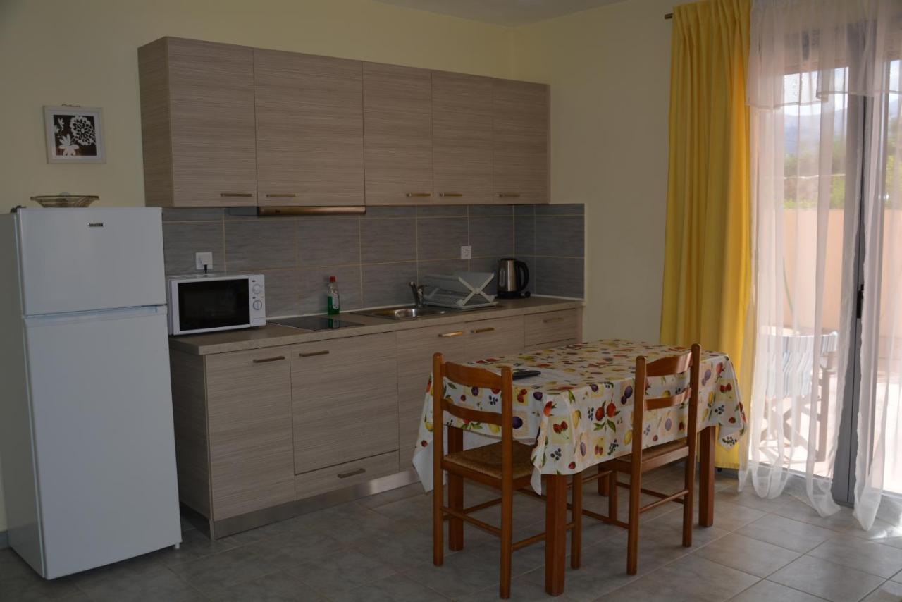 Lotus Sea View Apartments Lixouri Luaran gambar
