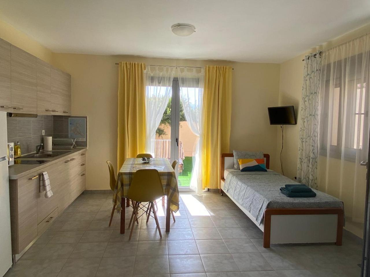 Lotus Sea View Apartments Lixouri Luaran gambar